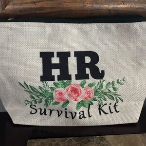 BRAND NEW HR zippered pouch and pens